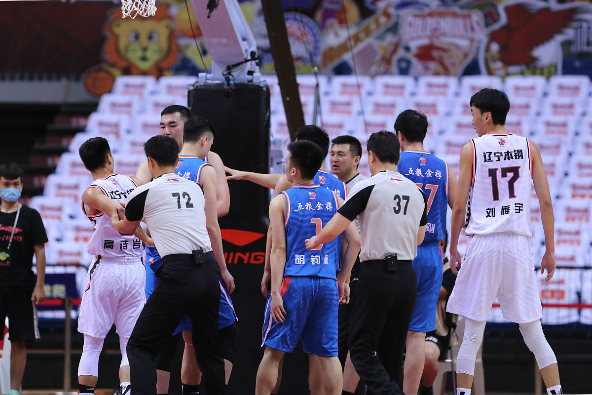 顶尖球队将在赛场上奋力拼搏