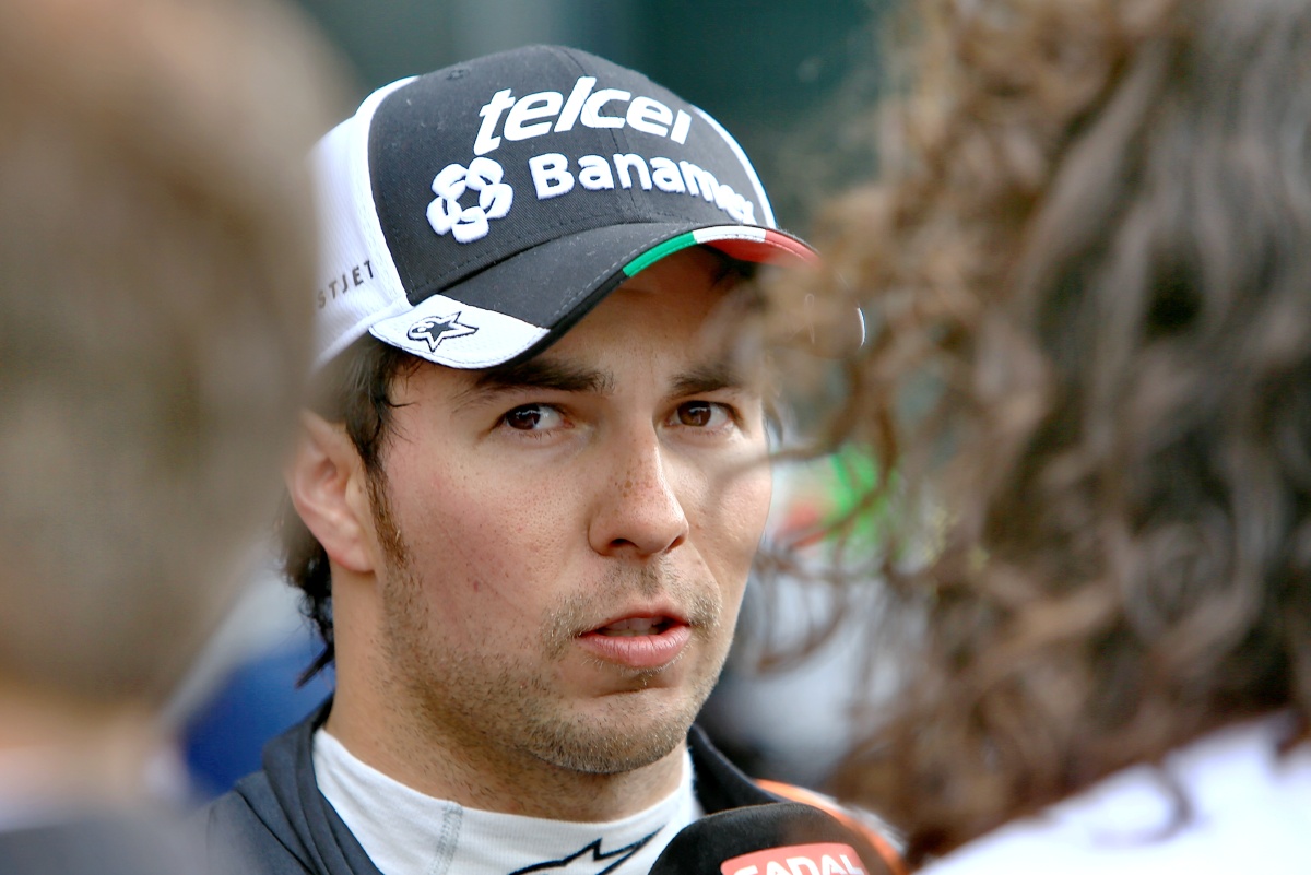 雷诺车队力克索伯车队,佩雷兹关键制胜 雷诺车队力克索伯车队,佩雷兹关键制胜