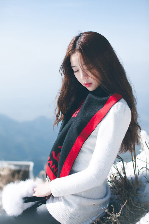 马刺掀翻76人,利拉德关键时刻的救赎与证明