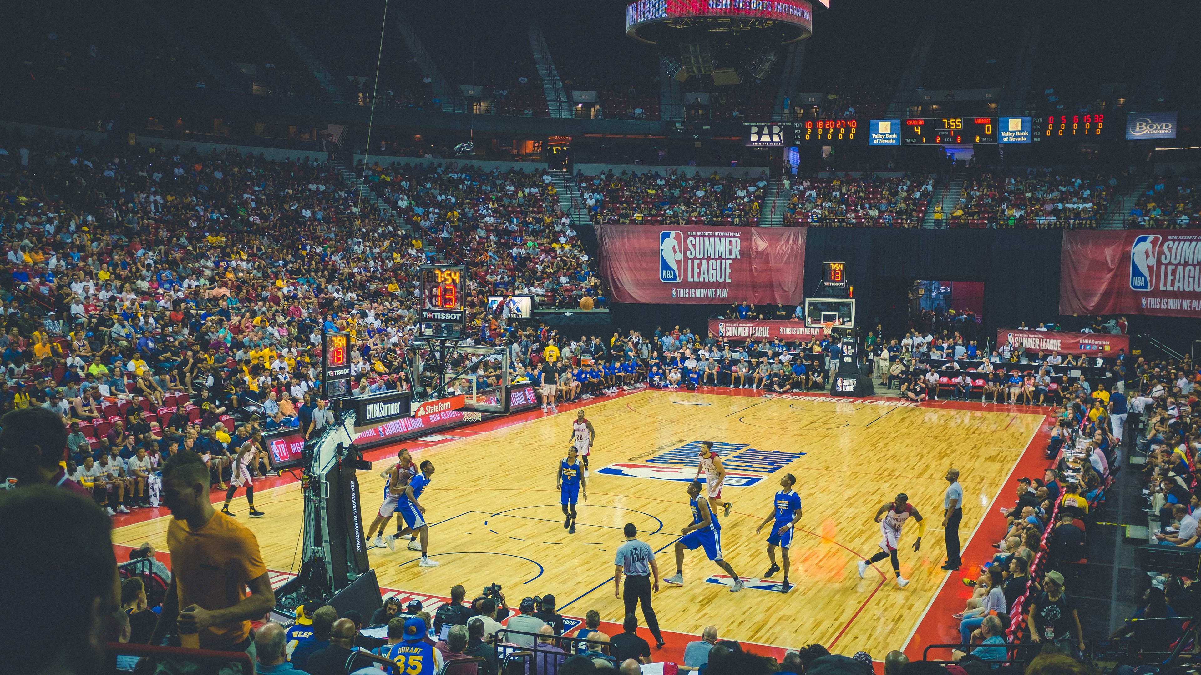 范弗利特爆发之夜,雷霆的强行终结与马刺的沉默回响